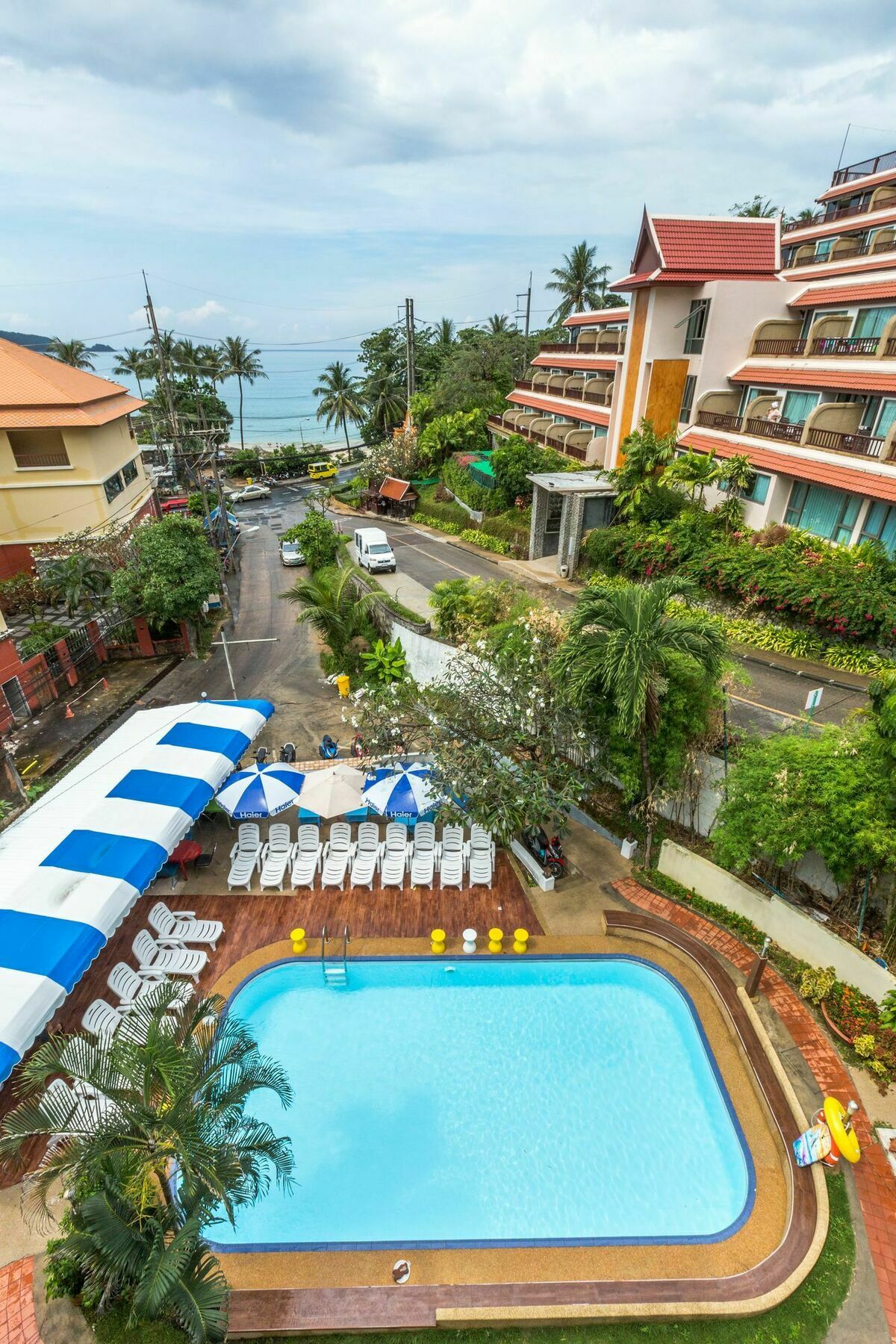 Porterhouse Beach Hotel Patong Exterior foto